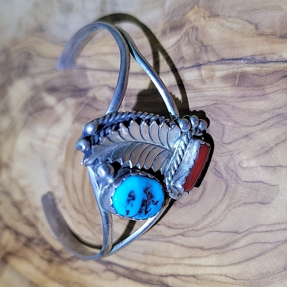 Vintage 925 Sterling Silver Turquoise and Red Coral Leaf Cuff Bracelet 7" Wrist - Picture 4 of 8